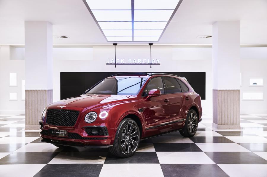  Bentley Bentayga Sportsman by Huntsman & Mulliner 2019 года  (фото 1 из 6)